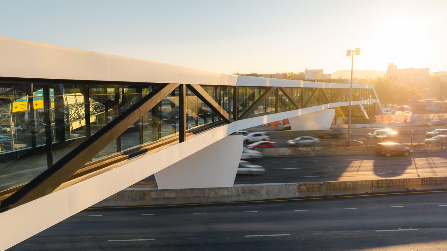 Royalmount footbridge